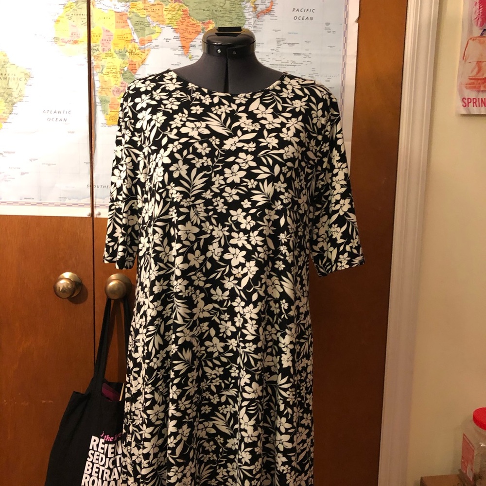 Black and white floral tee shirt dress